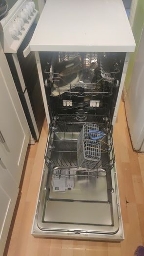 New 45cm Slimline Dishwasher Nordemende DW49WH