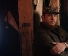 Luke Combs Tickets - Sunday Gig