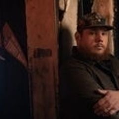 Luke Combs Tickets - Sunday Gig