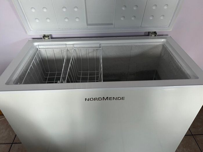 Chest freezer