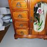 Jewellery cabinet Image 3