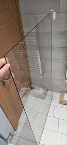 Bath/shower screen