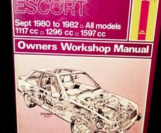 Haynes. Ford Escort. Owners Workshop Manual.