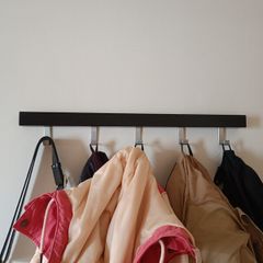 Wall hanger