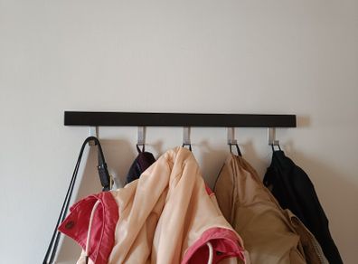 Wall hanger