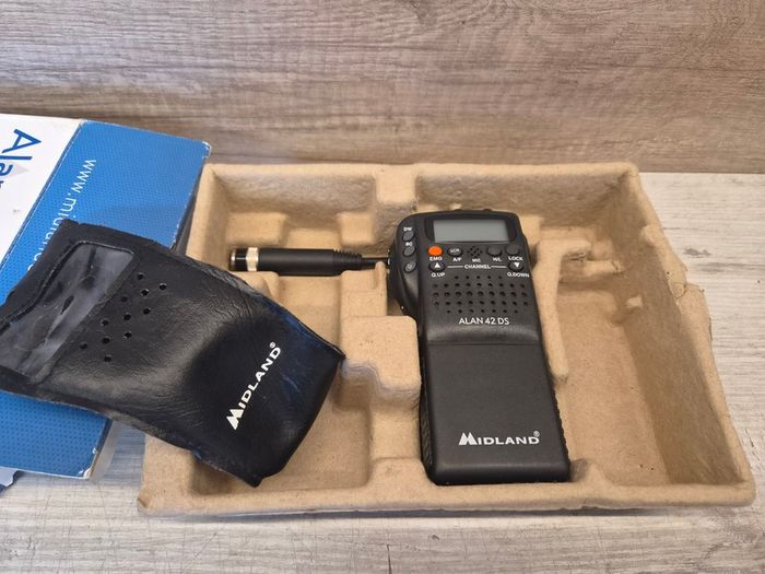 Midland - ALAN CB 42 DS Portable AM/FM Transceiver