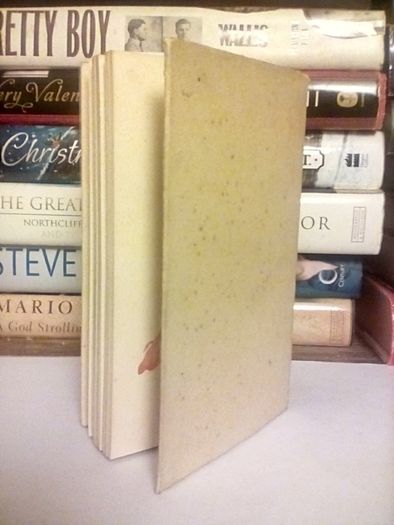 Bees in Amber: A Little Book Of Thoughtful Verse by John Oxenham (LP220)