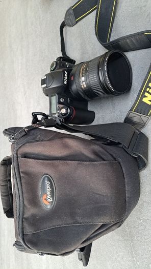 Nikon D80 DSLR + 18-200mm lens +...