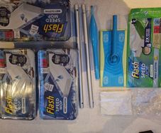 Flash Speed Mop with unopened x64 wet cloths