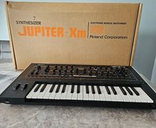 Roland Jupiter Xm Synthesizer
