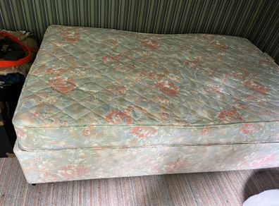 Three quarter bed - 190cm by 120cm