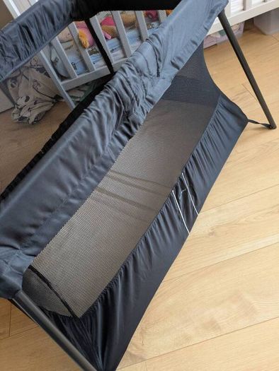 babybjorn travel cot excellent