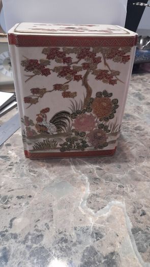 L J ginger tin