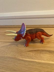 Interactive dinosaur