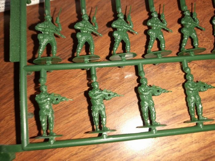 Revell German Crisis Forces 1:72