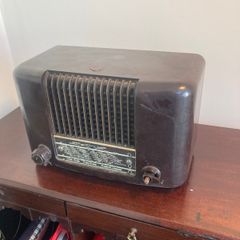 Vintage Radio - Bakelite - Mullard