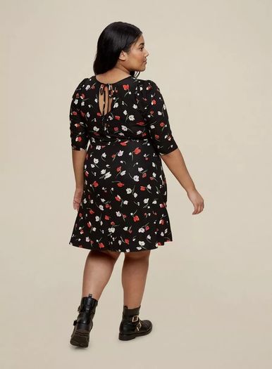 PLUS SIZE (20) Floral Print Dress. New