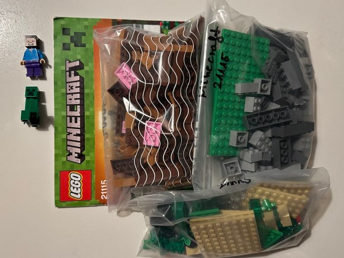 Lego Minecraft The First Night 21115