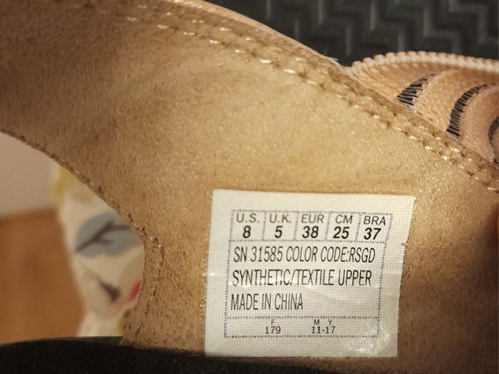 New sketcher sandals size 5
