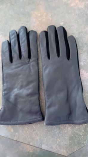 Ladies leather gloves size large