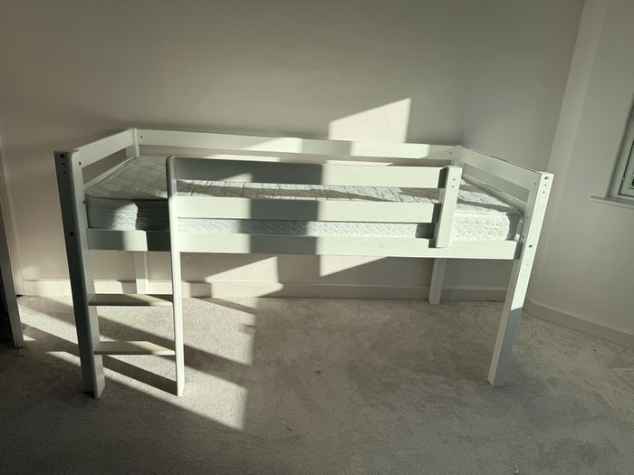 Bunk bed