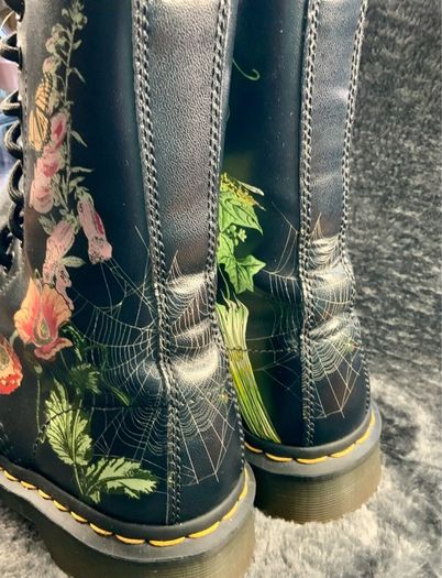 Dr Martens / Docs 1490 , Size 5, Wild Botanics Floral in Multi