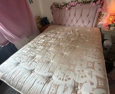 Queen bed - Mattress included - Collection 22th-24 May