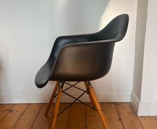 eames style chair