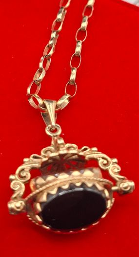 9ct yellow gold spinning fob necklace