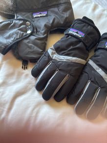 Patagonia gloves & hat