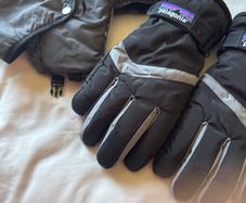 Patagonia gloves & hat