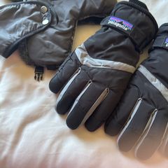 Patagonia gloves & hat