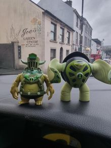 Ben 10 action figures. Toepick and Terraspin