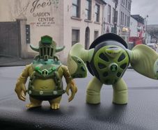 Ben 10 action figures. Toepick and Terraspin