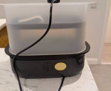 Tommee Tippee Black Electric Steriliser for Bottles 5-Min