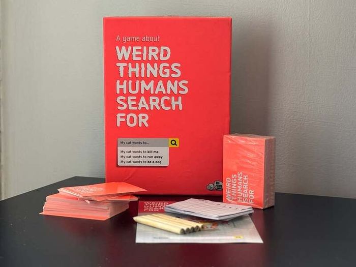 Board Game - Weird Things Humans Search