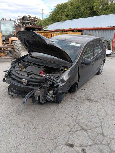 Breaking Dacia sandero 2016 petrol