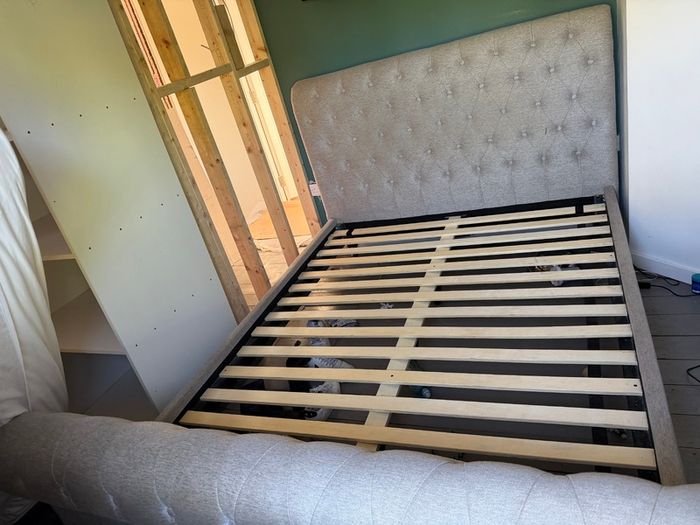Kingsize bed frame
