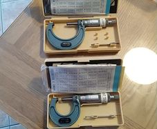 Micrometer set. 0-1" 1-2" mitutoyo .