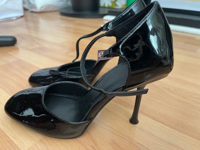 Shoe