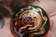 New vintage Tara enamel brooch