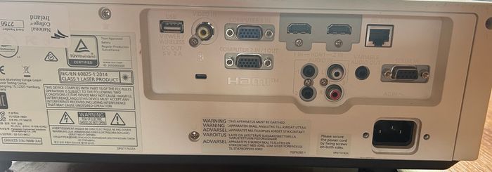 Panasonic projector VMZ40