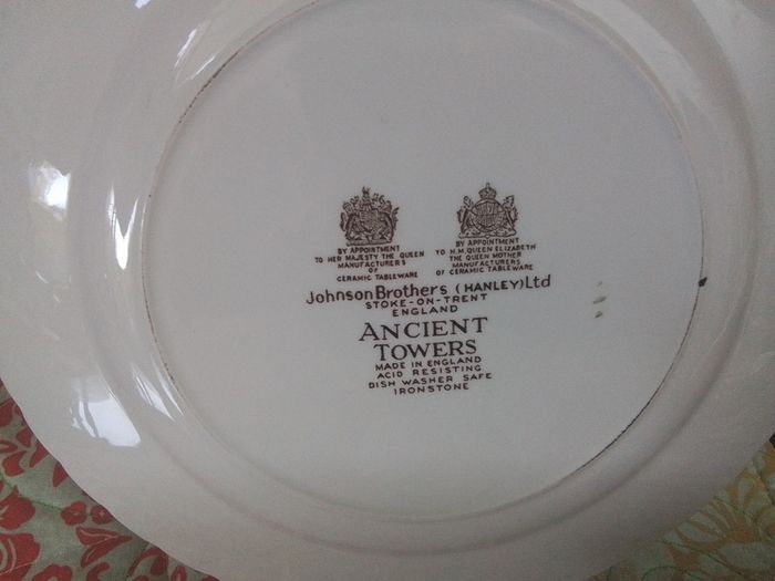 Five Johnson Bros Ancient Towers 22cm Plate