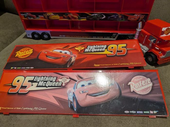 Large Mack Hauler Playset, Disney Pixar Cars 2