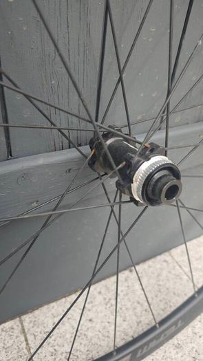 Shimano WH-RX010 - front wheel