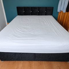 King Size Bed - Free