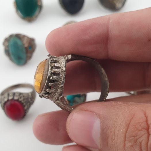 Antique 15 Heritage Style Rings Mixed Brass Glass & Decorative Stone Collection