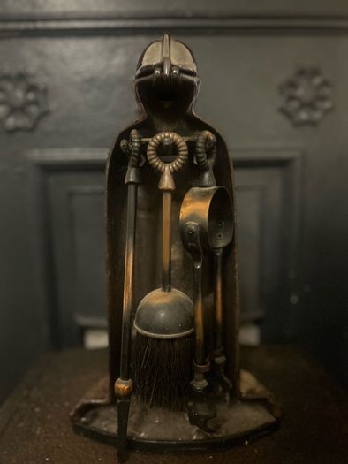 Vintage knight campanion set