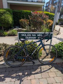 Trek Domane AL 2 (52cm / Small) + Free helmet, light & lock