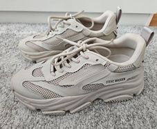 Steve Madden Woman Runners Size6(39)